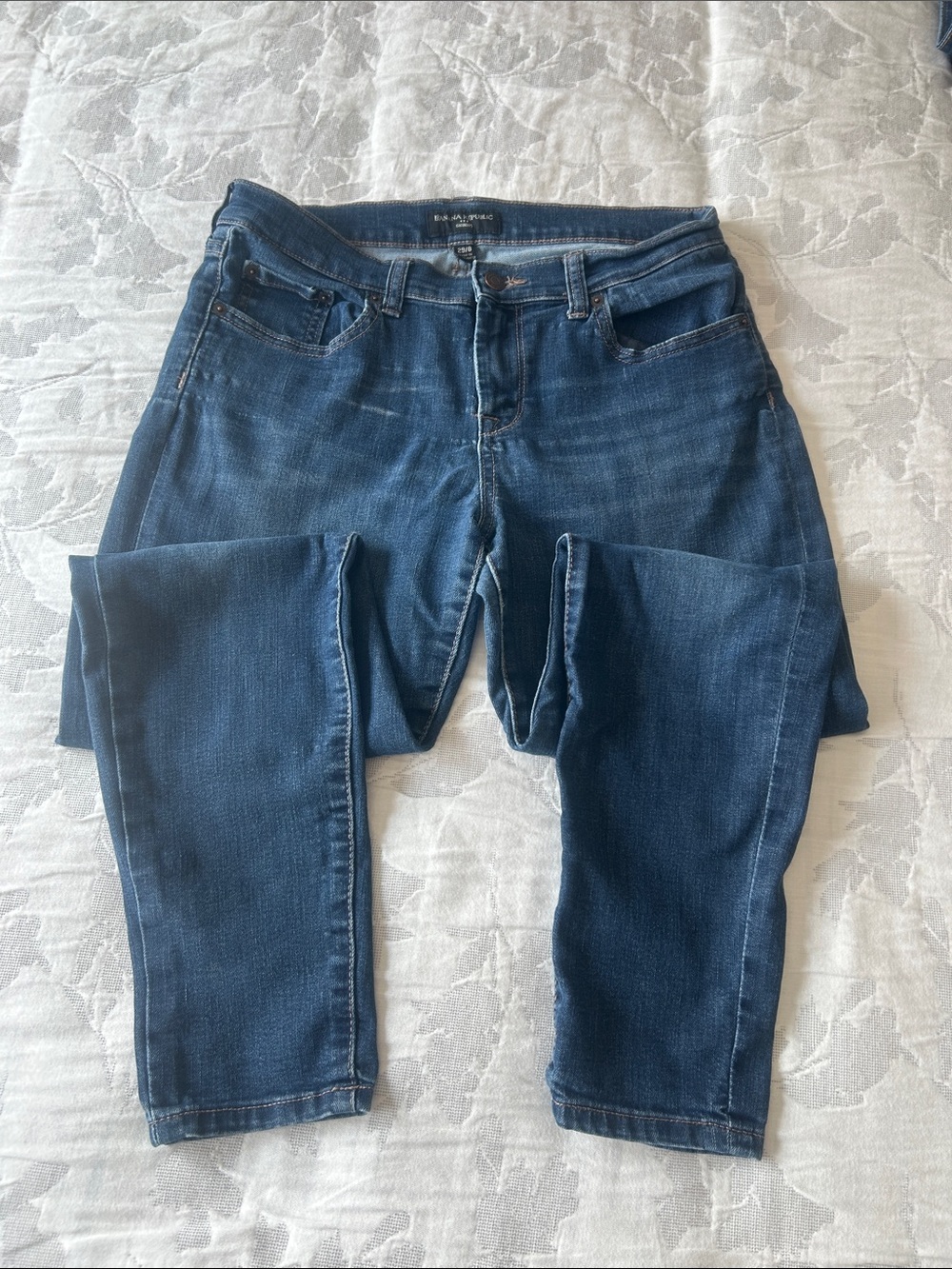 Banana Republic Women’s Skinny Jeans. 29/8